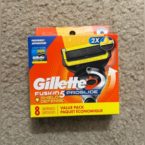 Gillette Razor Bundle - Picture 4 of 4